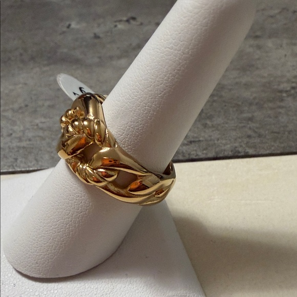 Gold-Tone Fashion Women's Ring - Picture 2 of 3